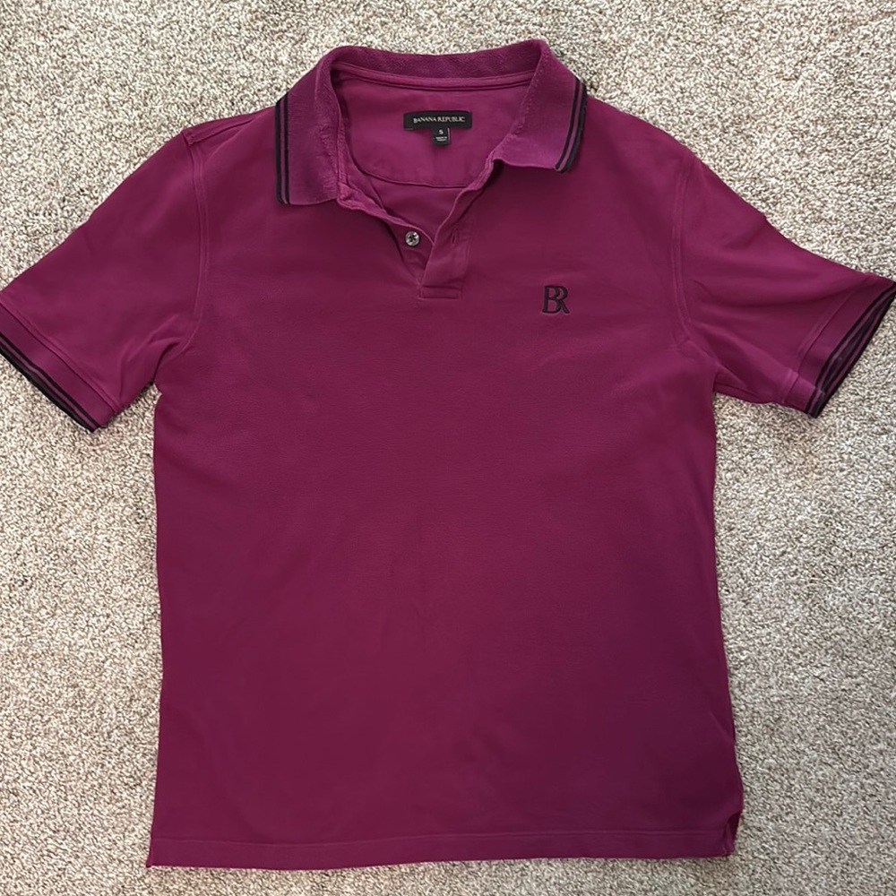 BANANA REPUBLIC MEN'S PIQUE POLO SIZE SMALL. PURPLE/FUCHSIA.